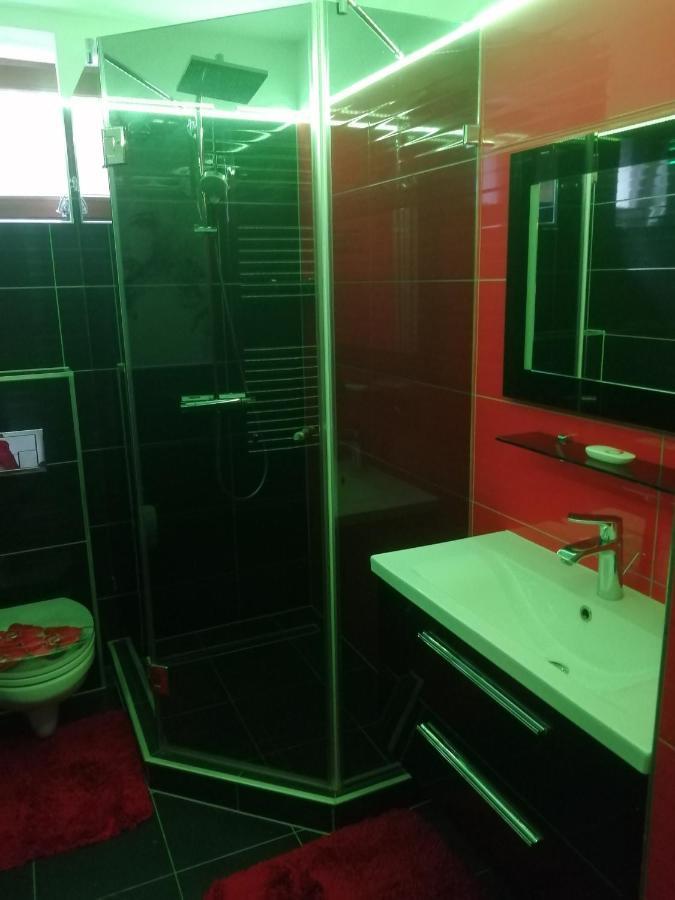 Matyas Apartman Tata Eksteriør billede