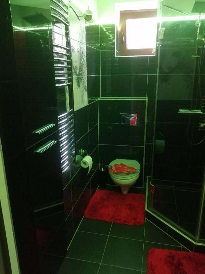 Matyas Apartman Tata Eksteriør billede
