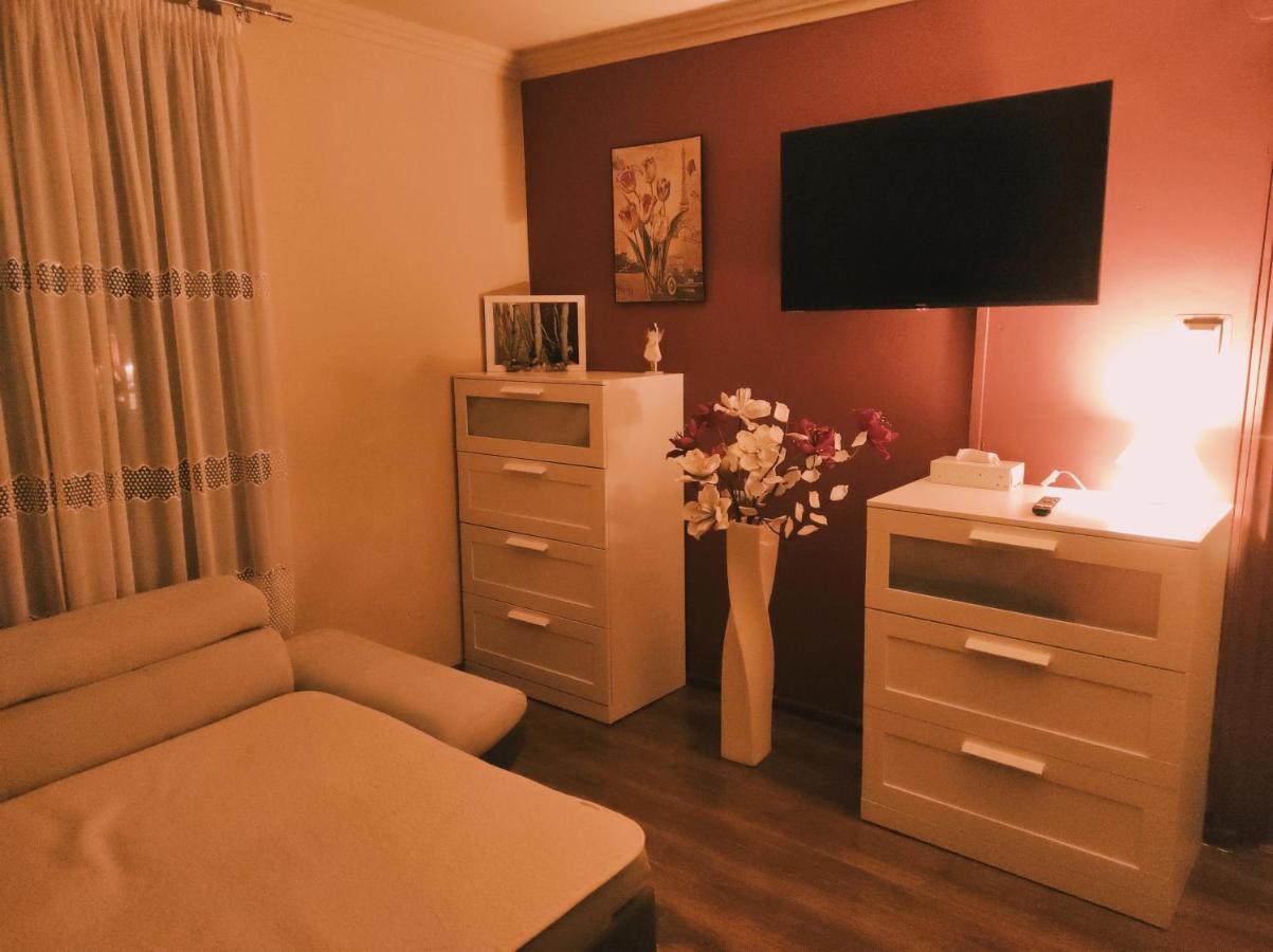 Matyas Apartman Tata Eksteriør billede