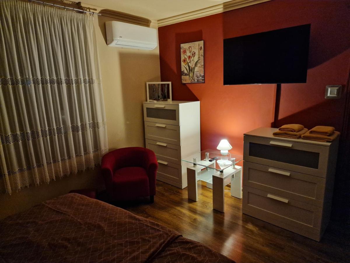 Matyas Apartman Tata Eksteriør billede